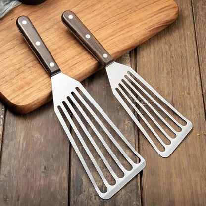 deux spatules sur table