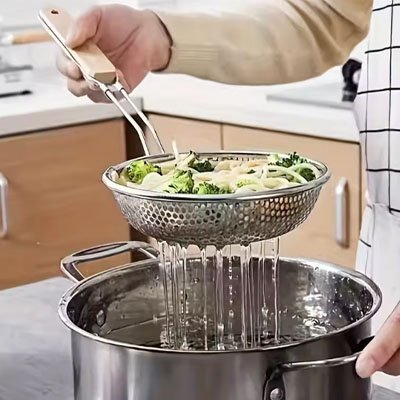 Ecumoire-avec-pate-et-brocoli
