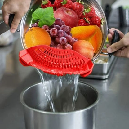 Passoire-avec-fraises-et-raisins