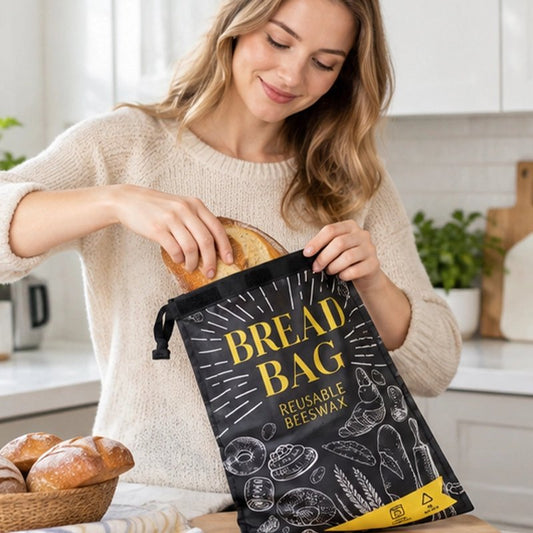 femme-dans-cuisine-mets-pain-dans-sac-a-pain-ecrit-bread-bag-en-jaune-illustrer-par-des-graphiques-theme-boulangerie