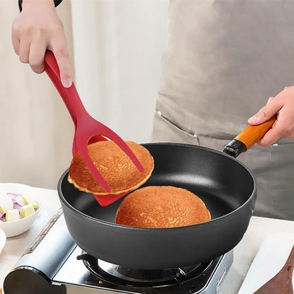 Spatule-rouge-avec-deux-crêpes
